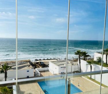 Plage des Nations Apartment | Beautiful apartmnt with sea view
