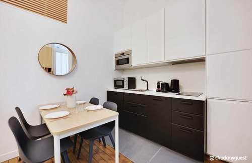 Quartier de l'Ecole-Militaire Apartment | Beautiful Apt -1BR-4P- Tour Eiffel - Invalides