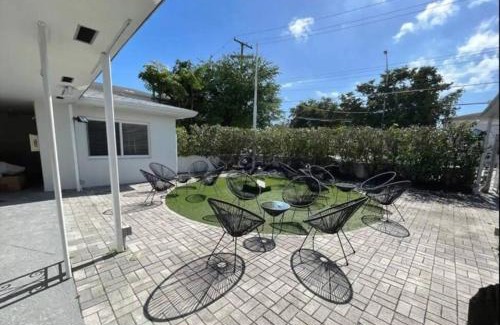 Northeast Miami Apartment | Beautiful Apt 2/2 Near The Beach