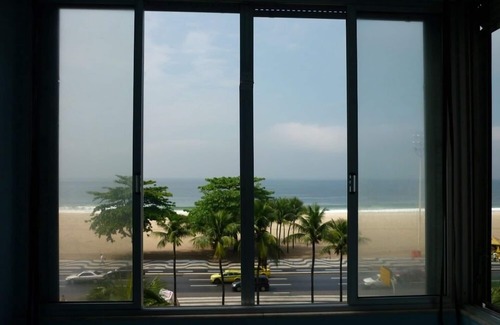 Copacabana Apartment | Beautiful apt Avenida Atlantica Copacabana 2/4 oceanfront + Internet WF