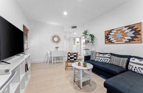 Victoria Park Apartment | Beautiful Apt in Victoria Park (Las Olas Blvd)