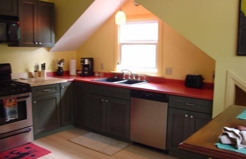 Bar Harbor Apartment | Beautiful Artistic Home Ideal for Acadia National Park and Bar HarbornVR1R25-151
