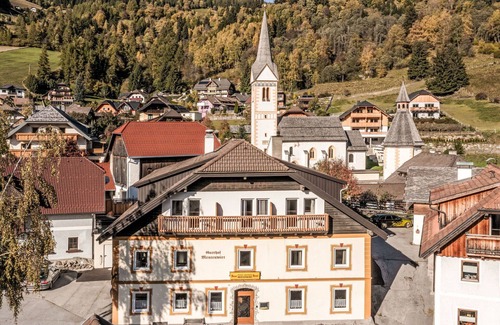 Sankt Martin Apartment | Beautiful apartment for 4 guests with WIFI, balcony and pets allowed