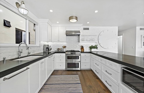 Balboa Island House | Beautiful Balboa Island Bayfront Beach House
