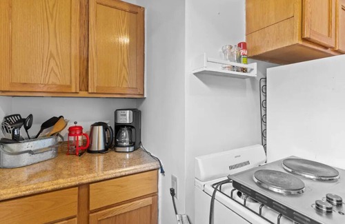 Wilmington Historic District Apartment | Beautiful Balcony one bedroom steps to downtown River Walk !
