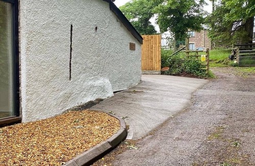 Crickhowell House | Beautiful barn conversion in the heart of the Brecon Beacons