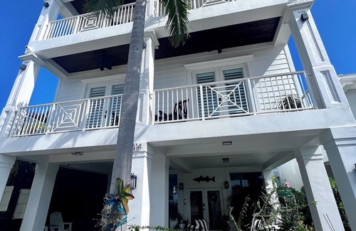 Cross Key Waterways House | Beautiful bay home with one-of-a-kind water view, pool,spa, an a private pier.