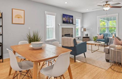 Palma Ceia House | Beautiful Bay to Bay Sanctuary Charming South Tampa Craftsman Home Near Bayshore