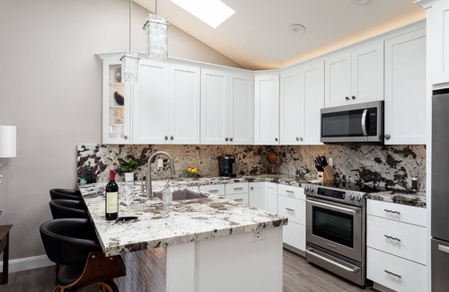 Crown Point Cottage | Beautiful Bayfront Casita, Parking, A/C, Patio, BBQ