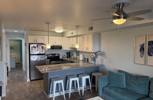 Midtown Ocean City Condo | Beautiful Bayside Condo- Perfect Sunsets and Short Walk to Beach - 56th St.