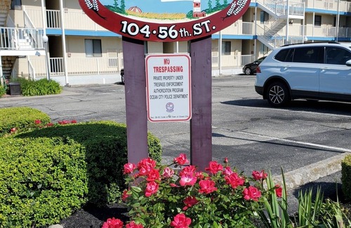Midtown Ocean City Condo | Beautiful Bayside Condo- Perfect Sunsets and Short Walk to Beach - 56th St.