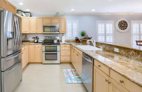 Indian Rocks Beach Condo | Beautiful Beachside Condo, FREE Activities Included, Beach Gear, Pool, Grill ~ 101 Casa de Playa