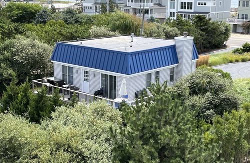 West Hampton Dunes House | Beautiful beach house on Dune Road with private beach