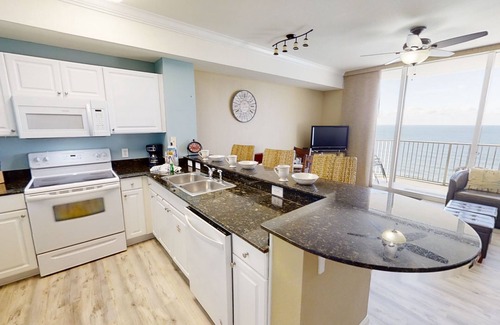 Panama City Beach Condo | Beautiful Beach Front- Free Beach Service, round of Golf & Activities Daily!