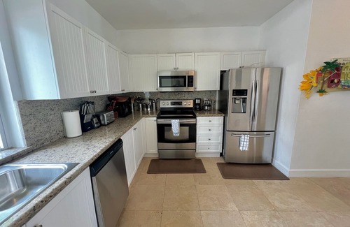 Alice Town House | Beautiful Beach Front Villa in Resort World Bimini Bahamasnn