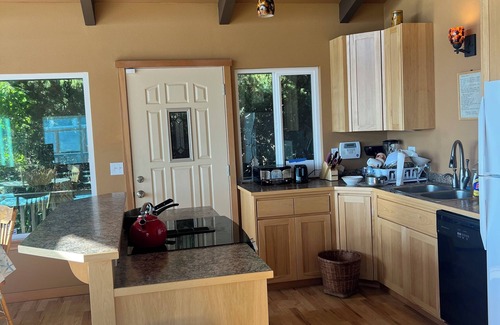 Bayshore House | Beautiful beach front property located in Waldport Or