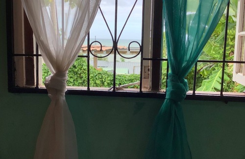 Trinidad House | Beautiful beach house bed and breakfast, with beach access.