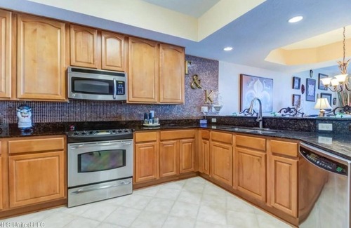 Biloxi Condo | Beautiful Beach location 3-bdrm/3 ba condo with extreme amenities in Biloxi MS