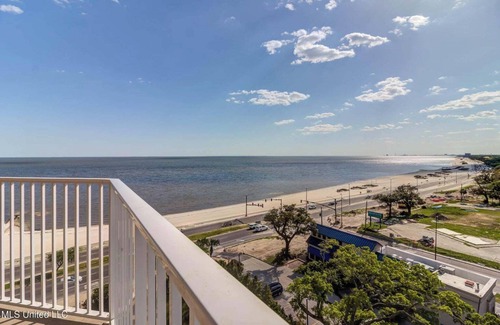Biloxi Condo | Beautiful Beach location 3-bdrm/3 ba condo with extreme amenities in Biloxi MS