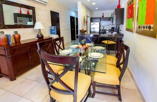 Downtown Condo | Beautiful Beachfront Condo in the Heart of Playa Del Carmen!