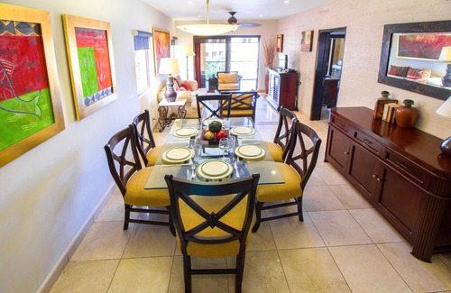 Downtown Condo | Beautiful Beachfront Condo in the Heart of Playa Del Carmen!