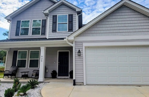 Sunset Beach House | Beautiful beach themed 4-bdrm home in Sunset Beach. Newly added private fencing!