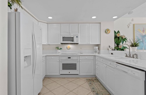 Pensacola Beach Condo | Beautiful Beachfront Condo | Outdoor Pool | My Beach Getaways