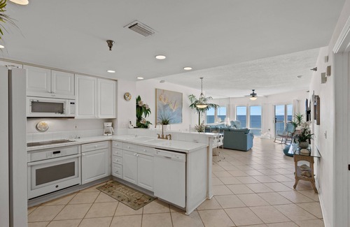 Pensacola Beach Condo | Beautiful Beachfront Condo | Outdoor Pool | My Beach Getaways