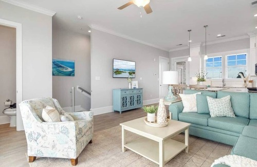 Emerald Isle Apartment | Beautiful beach views with top floor living area