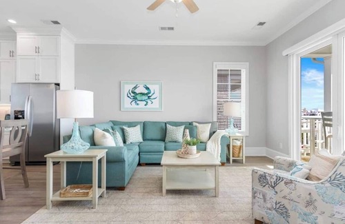 Emerald Isle Apartment | Beautiful beach views with top floor living area