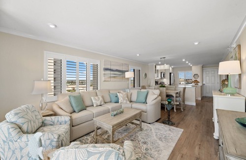 Madeira Beach Condo | Beautiful Beachfront Condo with Pool, Balcony, Gulf views + Pool Access