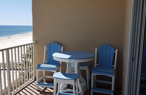 Orange Beach Condo | Beautiful BEACHFRONT 6th Floor Corner Condo ~ Amazing Gulf Views ~ on BEACH!