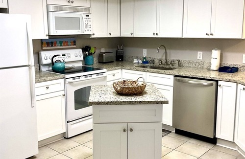Orange Beach Condo | Beautiful Beachfront 3BR Bunk Room! Summer House 802B - The Pelican Perch