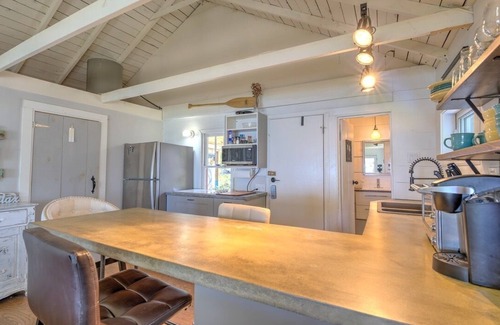 Central Huron Cottage | Beautiful beachfront cottage with hot tub, Bayfield ON