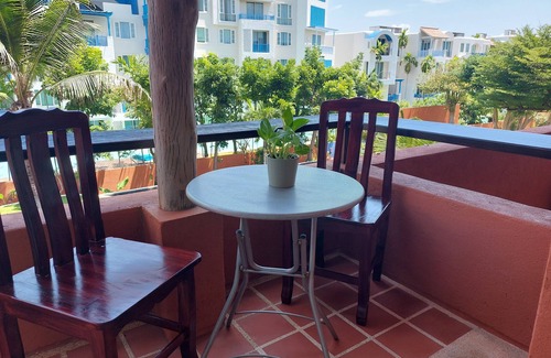 Khao Tao Condo | Beautiful Beachfront Condo in Khaotaon2-BR, WiFi, 55" TV New Renovated