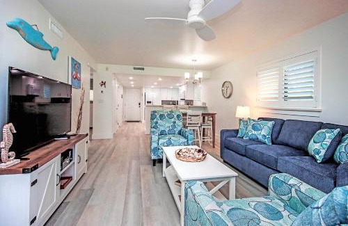 Sanibel Apartment | Beautiful Beachfront Condo Steps From The Beach On Sanibel Island 2D1