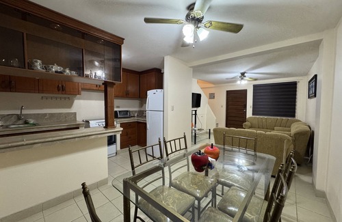Salinas House | Beautiful beachfront house in Ballenita in a closed community