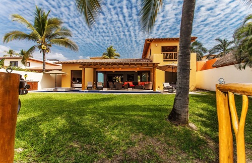 Bucerias House | Beautiful Beachfront home with pool
