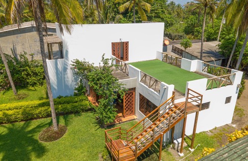 Acajutla House | Beautiful Beachfront house, ideal for big families