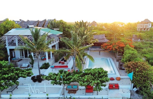 Zanzibar Town Villa | Beautiful beachfront boutique hotel with infinity pool, facing the indian ocean
