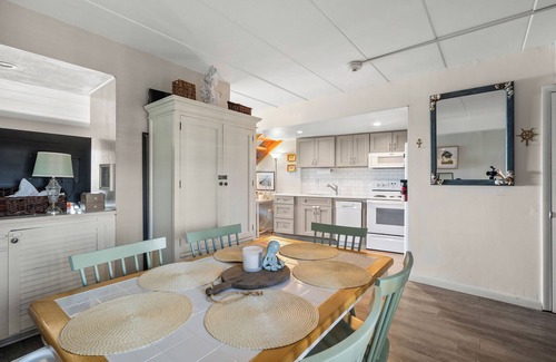 North Ocean City Condo | Beautiful Beachfront 2 Level Penthouse w 2 balconies! Full Ocean Views SLEEPS 7!