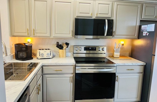 Ono Island Condo | Beautiful Beachfront Condo in Paradise Indoor & Outdoor Pool Perfect Location
