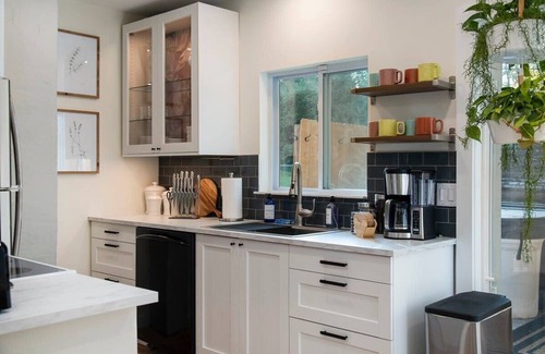 Benson House | Beautiful Benson Cottage with Year-Round Hot Tub!