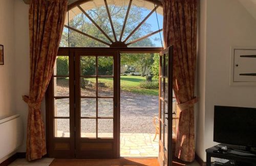 Auterrive House | Beautiful Big Home with Swimming Pool and Nature Grounds