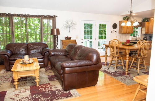 McGaheysville House | Beautiful Big Resort Home,Views, Pool table, Ping Pong, Air Hockey, Foosball