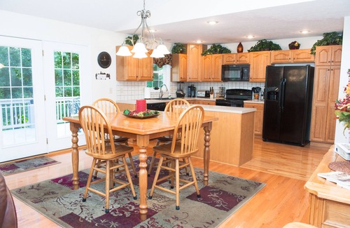 McGaheysville House | Beautiful Big Resort Home,Views, Pool table, Ping Pong, Air Hockey, Foosball
