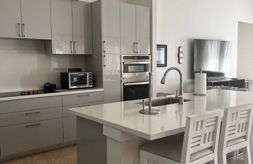 Alice Town House | Beautiful Bimini Bay