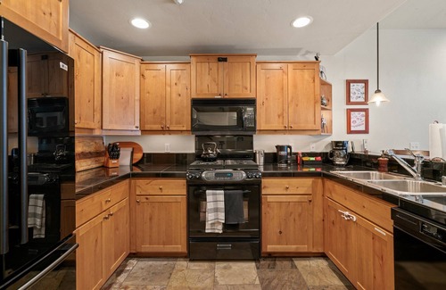 Purgatory House | Beautiful Black Bear townhome across from Purgatory Resort. Club access!