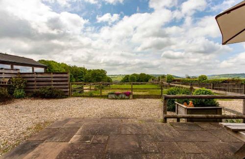Corsham House | Beautiful Box Hill Lodge