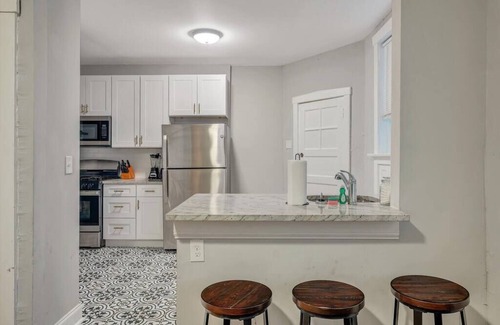 Tower Grove South House | Beautiful, Brand New Tower Grove Unit! 1s